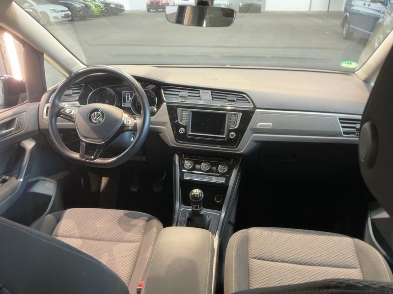 Volkswagen Touran 1.2 TSI Comfortline BlueMotion Tech 2015 – снимка 18
