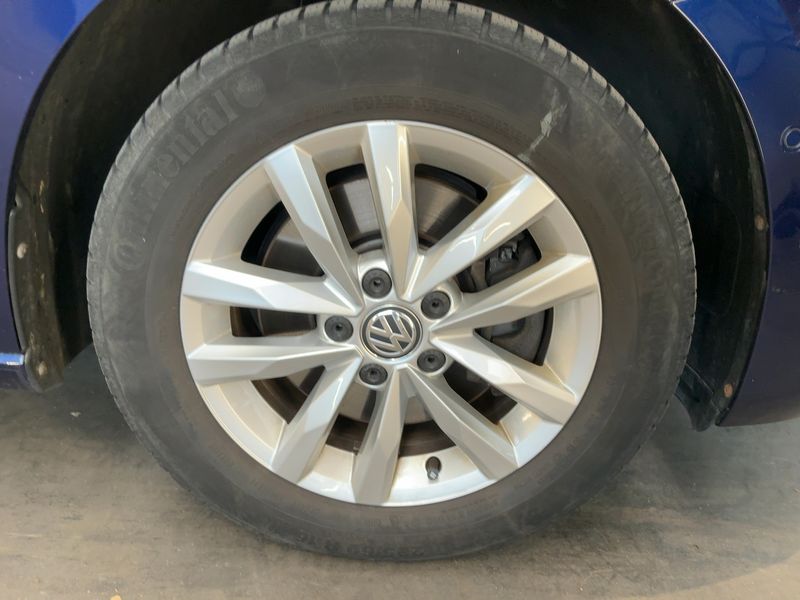 Volkswagen Touran 1.2 TSI Comfortline BlueMotion Tech 2015 – снимка 11