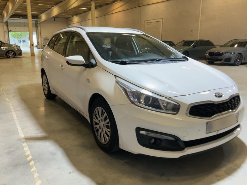 Kia cee'd 1.4 Attract 2016 – снимка 12