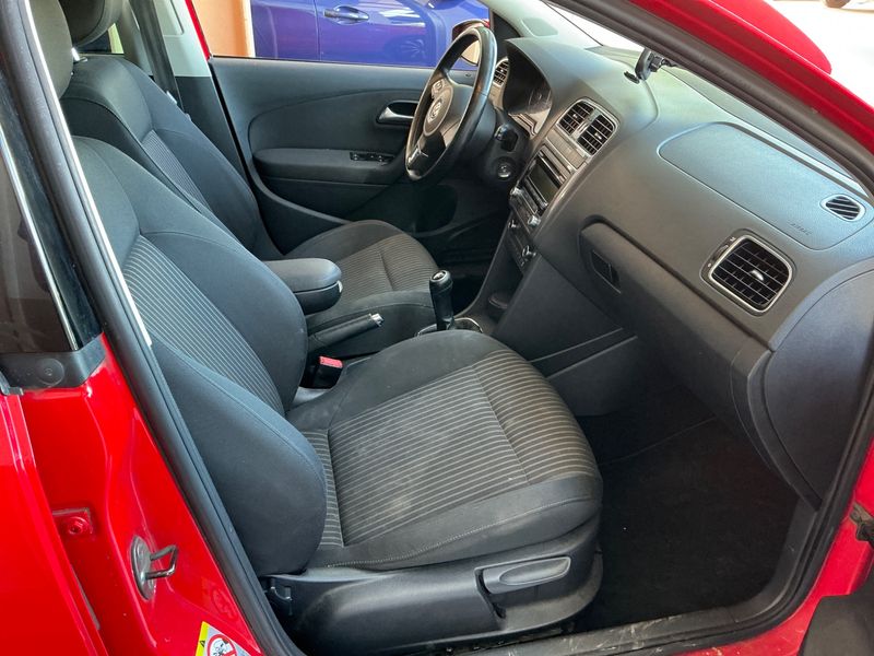 Volkswagen Polo 1.6 TDI Sportline 2010 – снимка 3