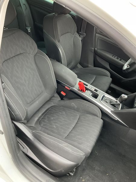 Renault Megane 1.3 TCe Limited 2019 – снимка 16