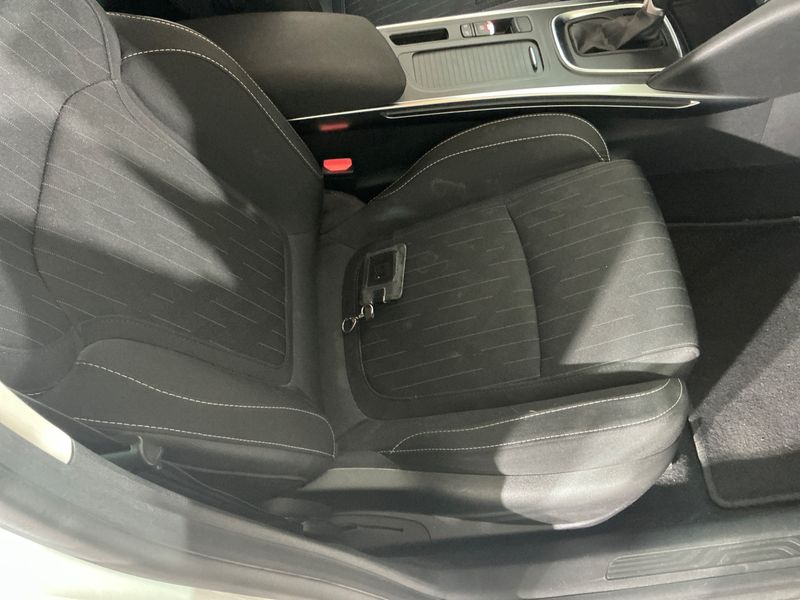 Renault Megane 1.3 TCe Limited 2019 – снимка 36