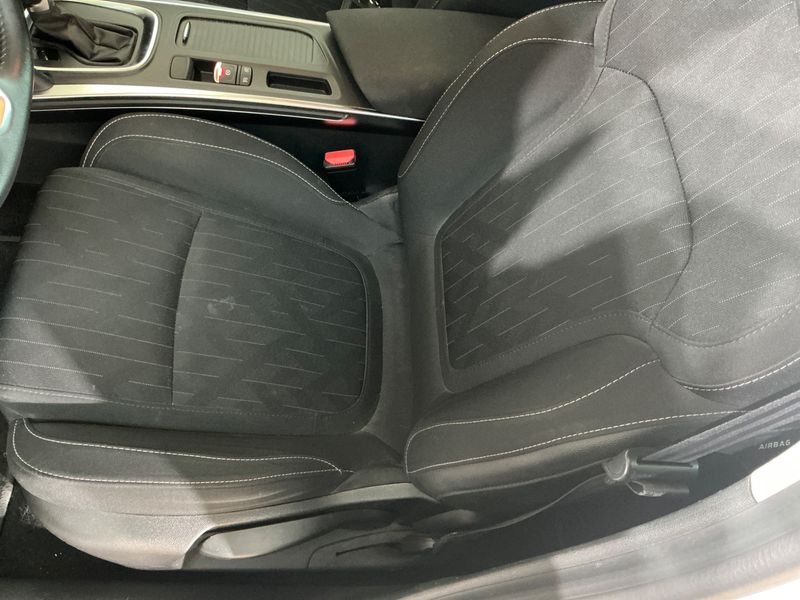 Renault Megane 1.3 TCe Limited 2019 – снимка 38