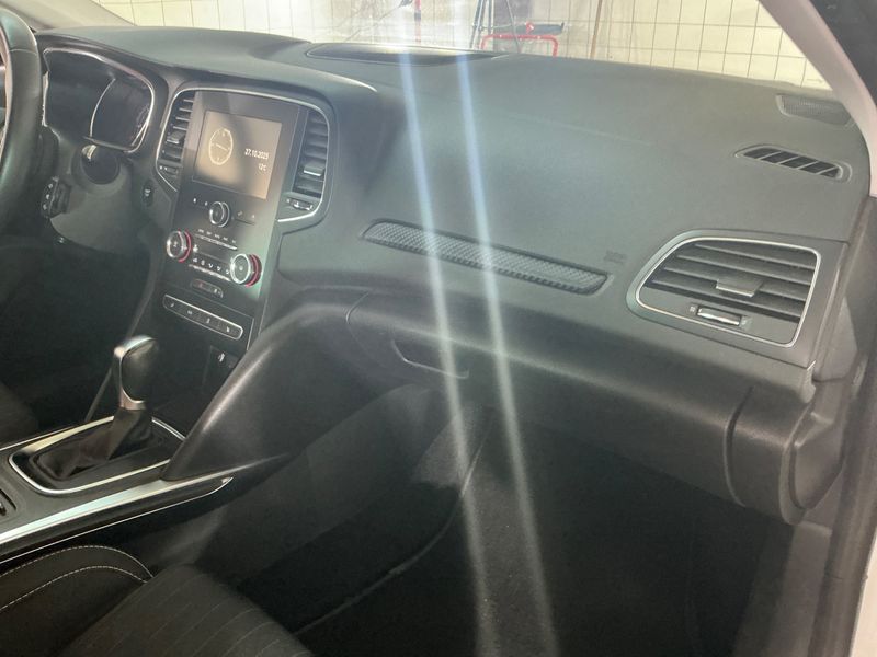 Renault Megane 1.3 TCe Limited 2019 – снимка 35