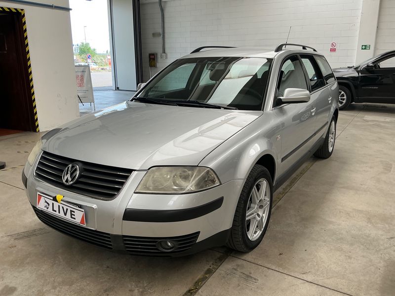 Volkswagen Passat 1.9 TDI Comfortline 2001 – снимка 1