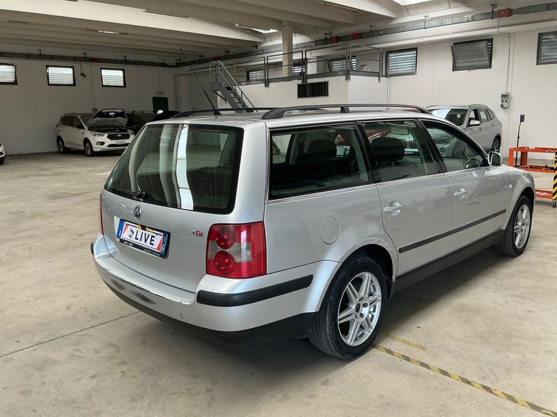 Volkswagen Passat 1.9 TDI Comfortline 2001 – снимка 2