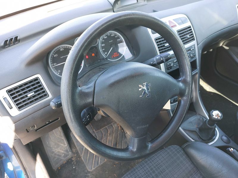 Peugeot 307 2.0 HDi XSI 2003 – снимка 46