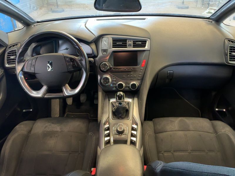 Citroen DS5 1.6 Blue-HDi SoChic 2014 – снимка 17