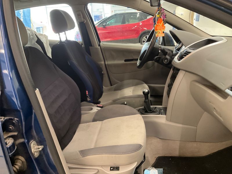 Peugeot 207 1.4 Tendance 2006 – снимка 3