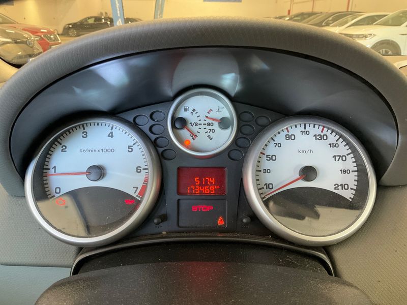 Peugeot 207 1.4 Tendance 2006 – снимка 4