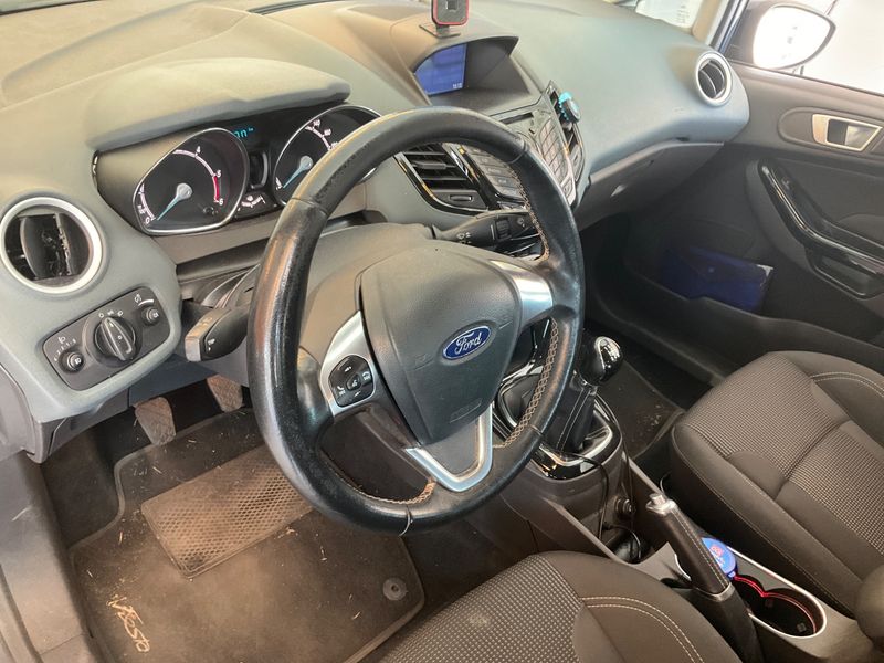 Ford Fiesta 1.5 TDCi Titanium 2017 – снимка 23