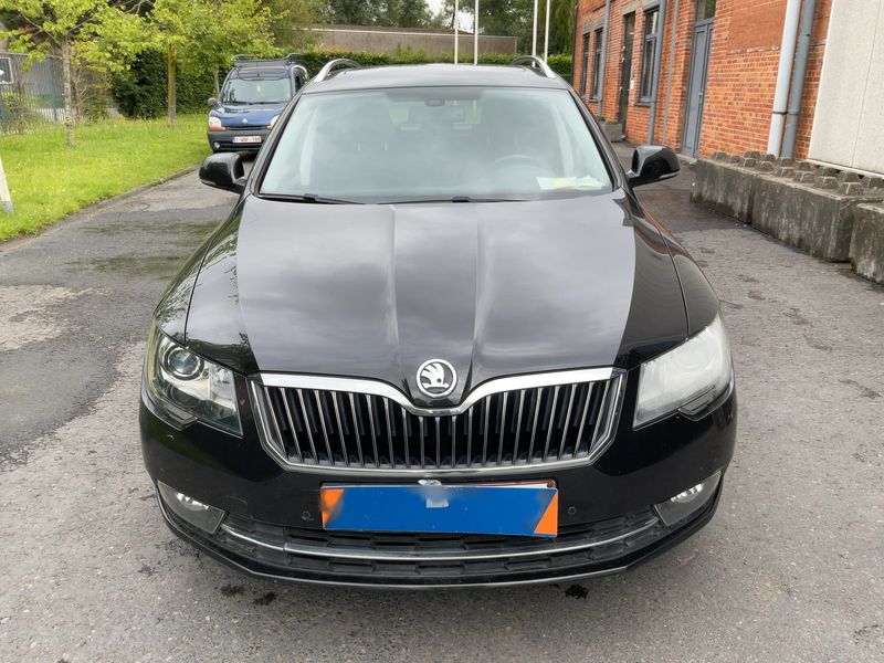 Skoda Superb 2.0 TDI Elegance 2015 – снимка 14