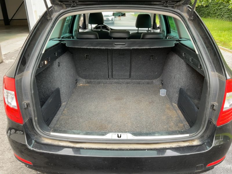 Skoda Superb 2.0 TDI Elegance 2015 – снимка 16