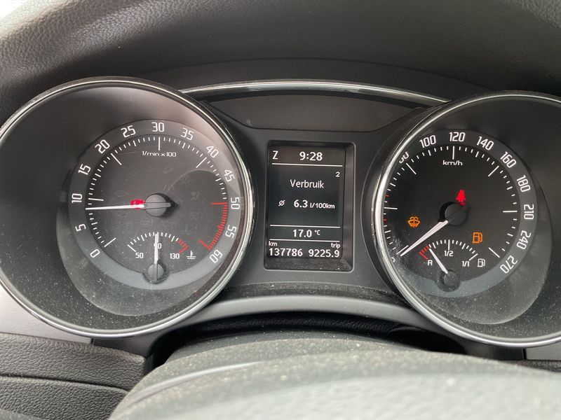 Skoda Superb 2.0 TDI Elegance 2015 – снимка 19