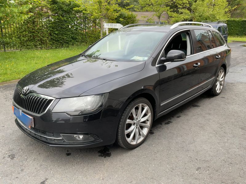 Skoda Superb 2.0 TDI Elegance 2015 – снимка 2
