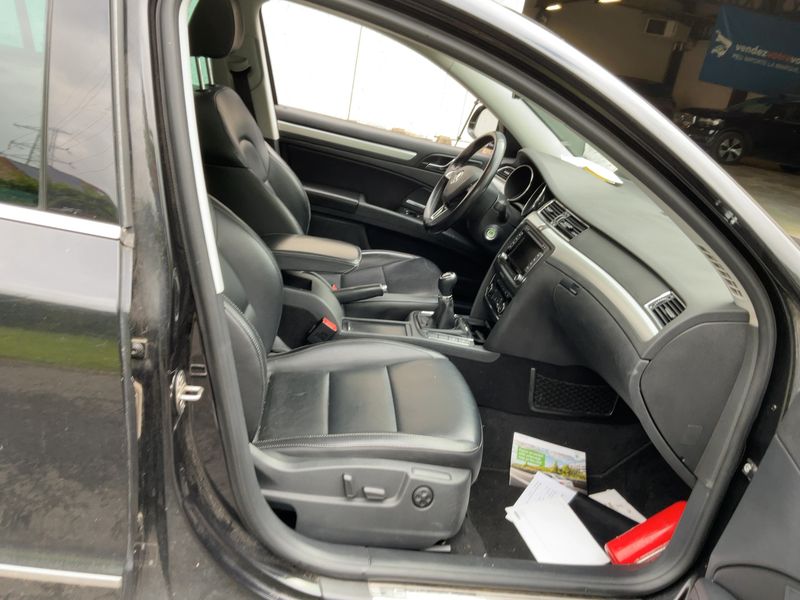 Skoda Superb 2.0 TDI Elegance 2015 – снимка 17