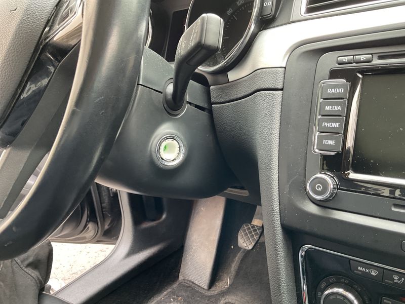 Skoda Superb 2.0 TDI Elegance 2015 – снимка 27