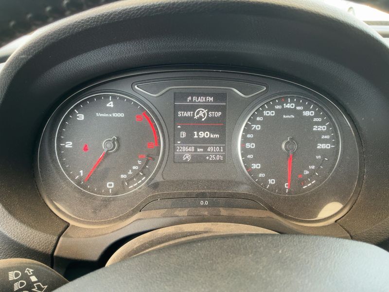 Audi A3 Sportback 2.0 TDI Ambiente 2014 – снимка 18