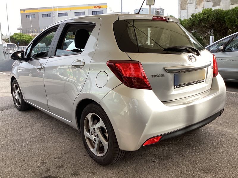 Toyota Yaris 1.5 Hybrid 2016 – снимка 6