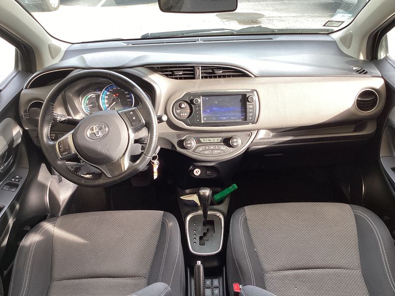Toyota Yaris 1.5 Hybrid 2016 – снимка 17