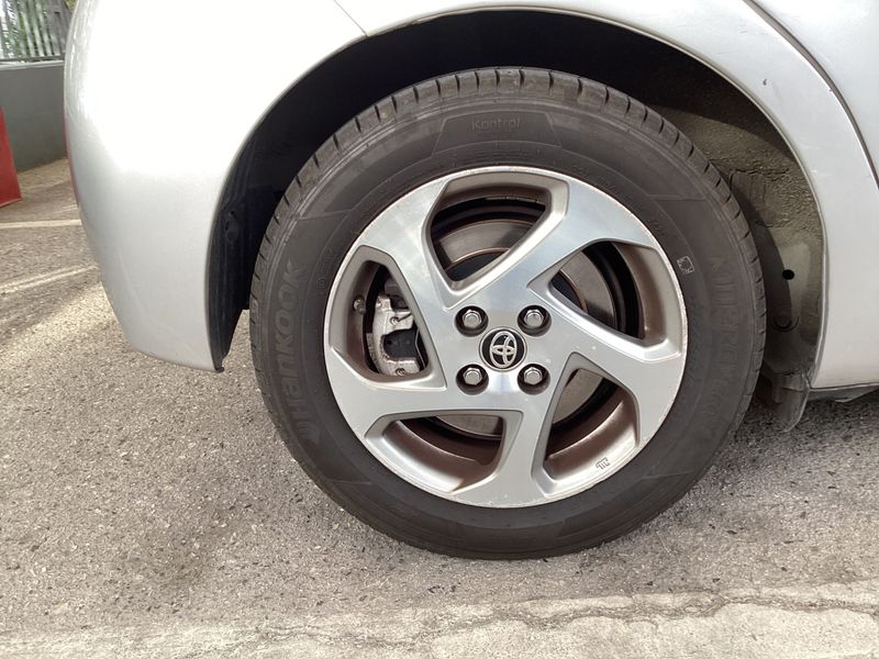 Toyota Yaris 1.5 Hybrid 2016 – снимка 9