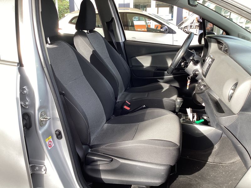 Toyota Yaris 1.5 Hybrid 2016 – снимка 16