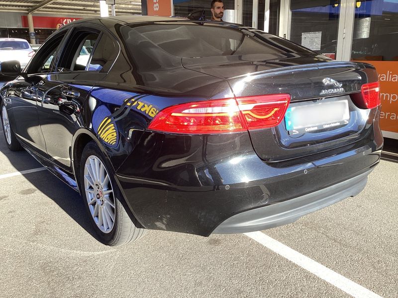 Jaguar XE 20d E-Performance R-Sport 2016 – снимка 6