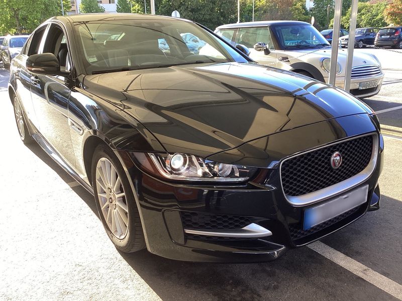 Jaguar XE 20d E-Performance R-Sport 2016 – снимка 12