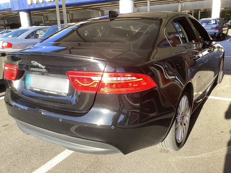 Jaguar XE 20d E-Performance R-Sport 2016 – снимка 8