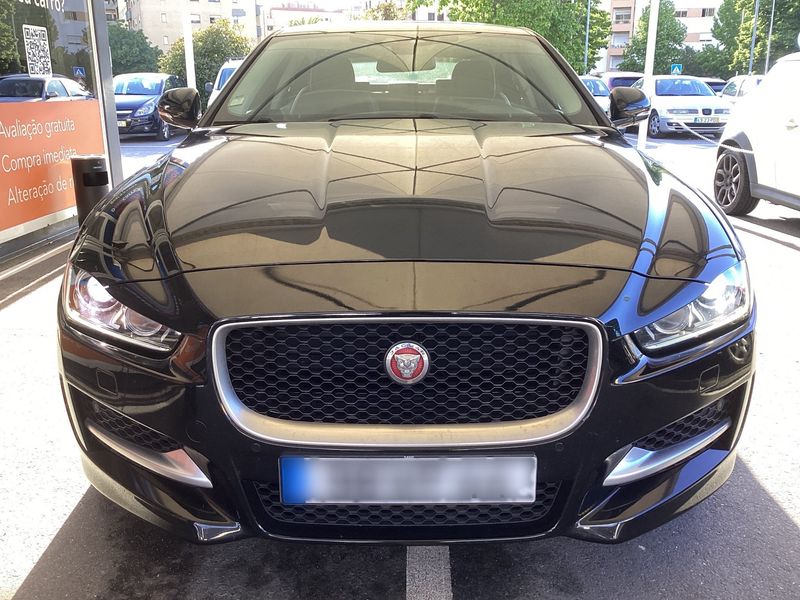 Jaguar XE 20d E-Performance R-Sport 2016 – снимка 14