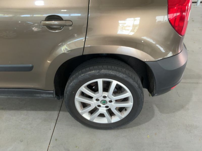 Skoda Yeti 1.2 TSI Ambition Plus Edition 2010 – снимка 5