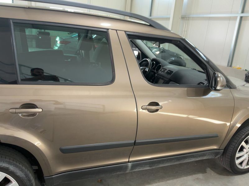 Skoda Yeti 1.2 TSI Ambition Plus Edition 2010 – снимка 10