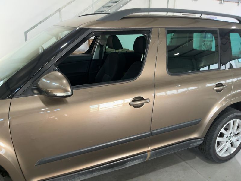 Skoda Yeti 1.2 TSI Ambition Plus Edition 2010 – снимка 4