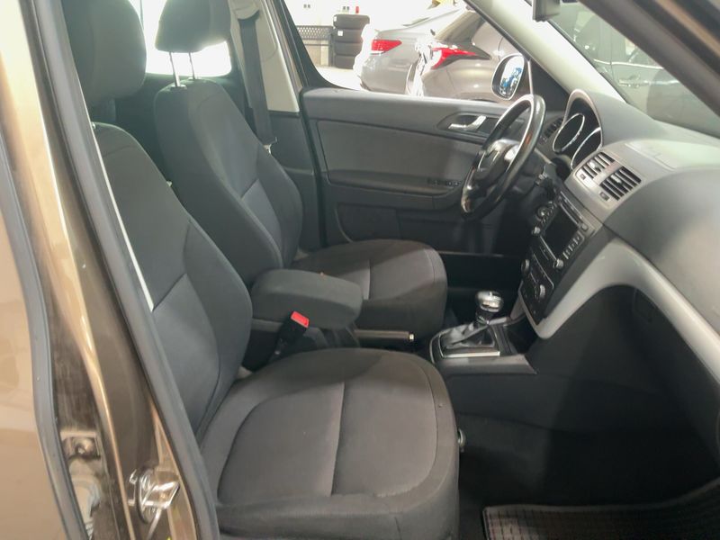 Skoda Yeti 1.2 TSI Ambition Plus Edition 2010 – снимка 17