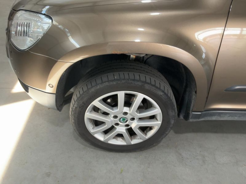 Skoda Yeti 1.2 TSI Ambition Plus Edition 2010 – снимка 3