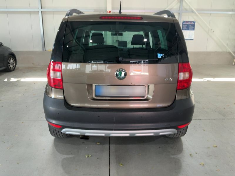 Skoda Yeti 1.2 TSI Ambition Plus Edition 2010 – снимка 7
