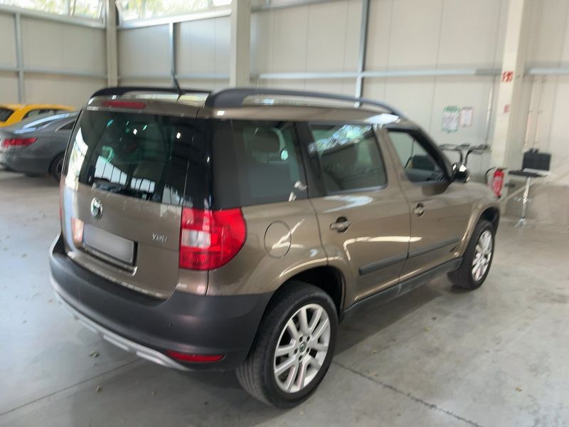Skoda Yeti 1.2 TSI Ambition Plus Edition 2010 – снимка 8