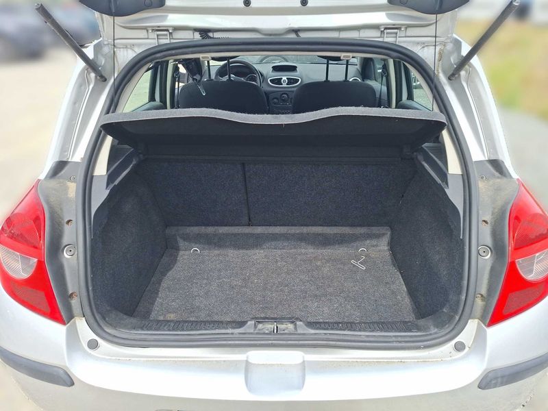 Renault Clio 1.5 dCi Dynamique 2009 – снимка 9