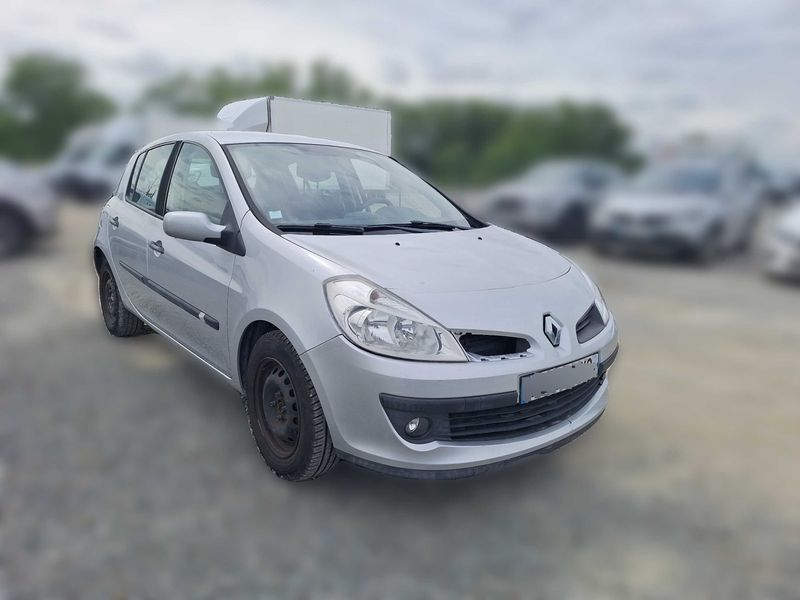 Renault Clio 1.5 dCi Dynamique 2009 – снимка 6