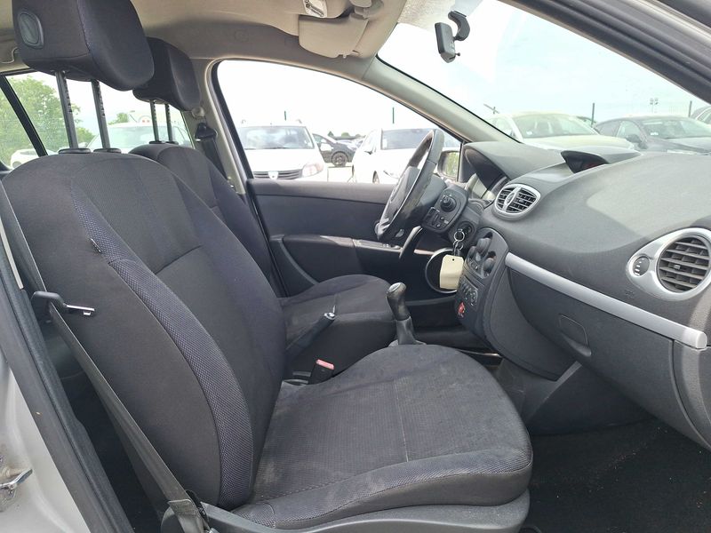 Renault Clio 1.5 dCi Dynamique 2009 – снимка 10