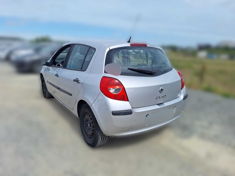Renault Clio 1.5 dCi Dynamique 2009 – снимка 3