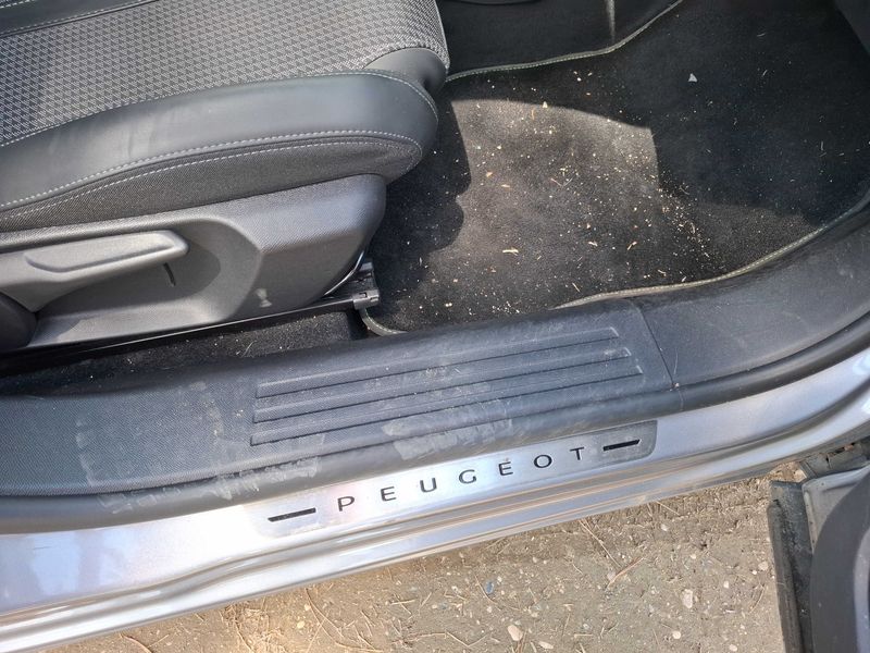 Peugeot 2008 1.2 PureTech GT 2021 – снимка 42