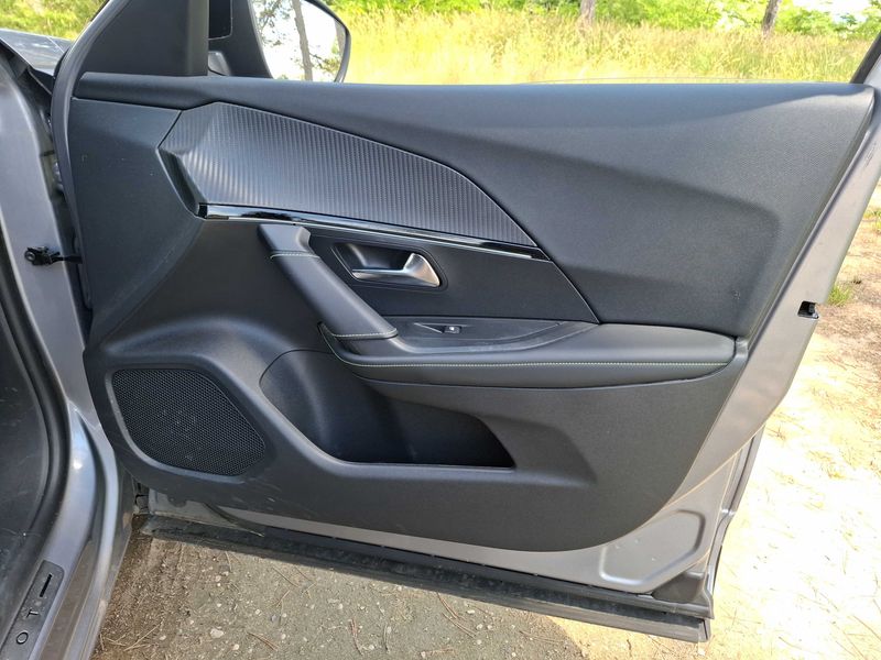 Peugeot 2008 1.2 PureTech GT 2021 – снимка 41