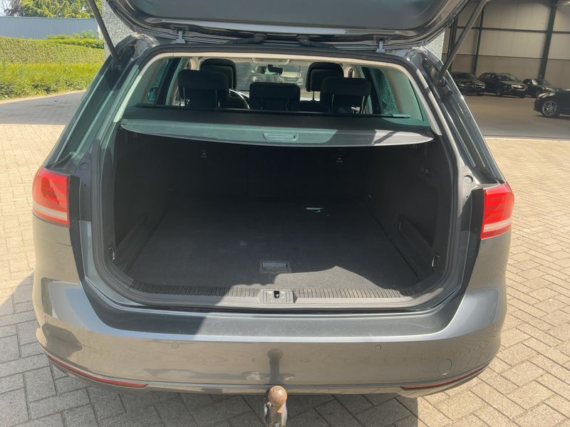 Volkswagen Passat 2.0 TDI Comfortline BlueMotion Tech 2016 – снимка 15