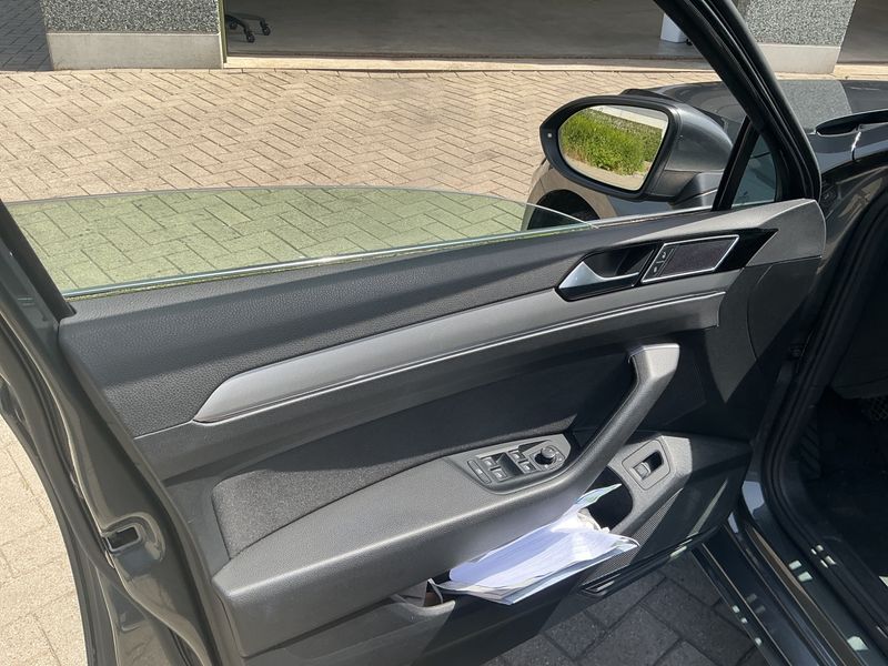 Volkswagen Passat 2.0 TDI Comfortline BlueMotion Tech 2016 – снимка 31