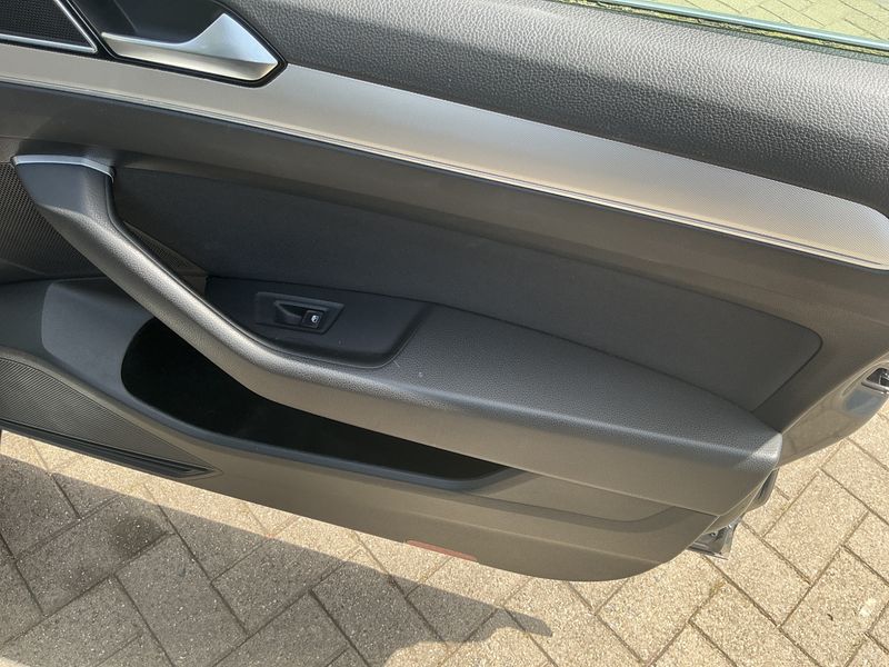 Volkswagen Passat 2.0 TDI Comfortline BlueMotion Tech 2016 – снимка 34
