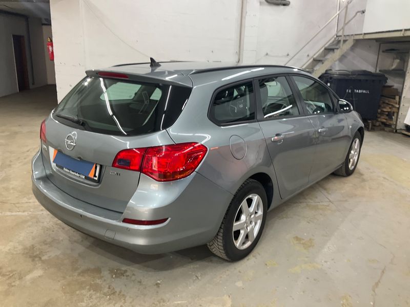 Opel Astra 1.7 CDTI Selection 2012 – снимка 2