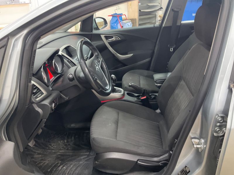 Opel Astra 1.7 CDTI Selection 2012 – снимка 3