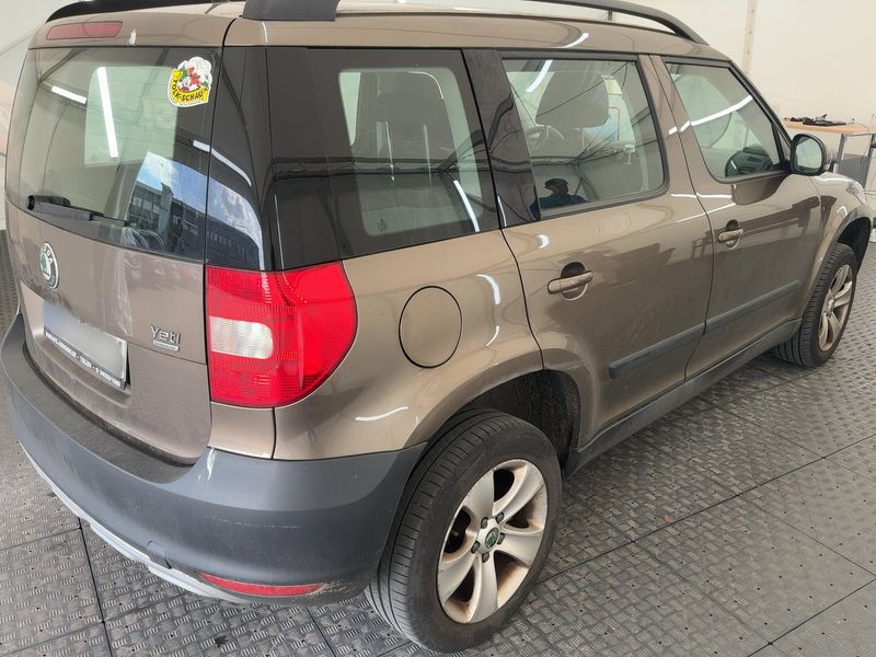 Skoda Yeti 1.6 TDI GreenLine 2013 – снимка 8