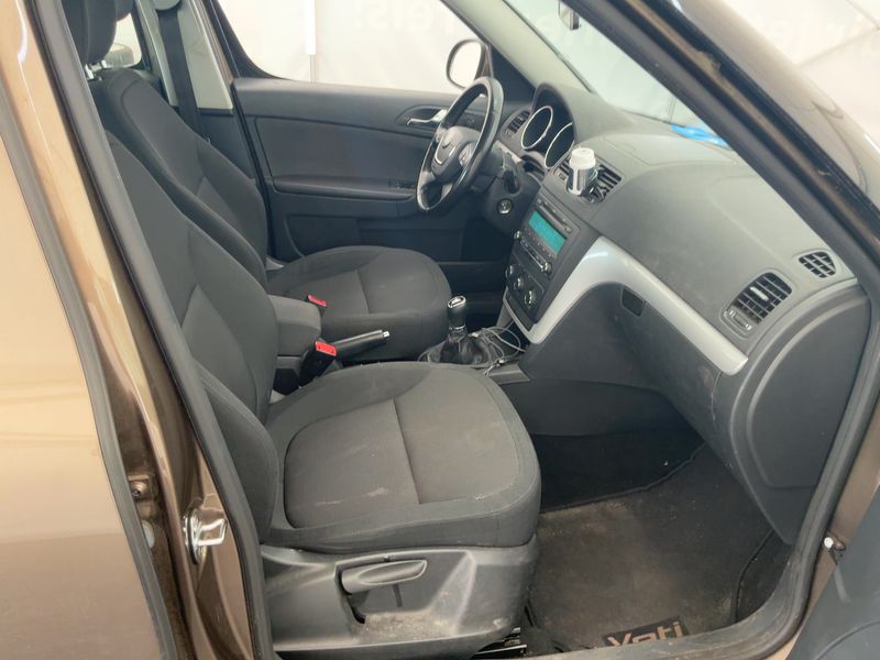 Skoda Yeti 1.6 TDI GreenLine 2013 – снимка 16